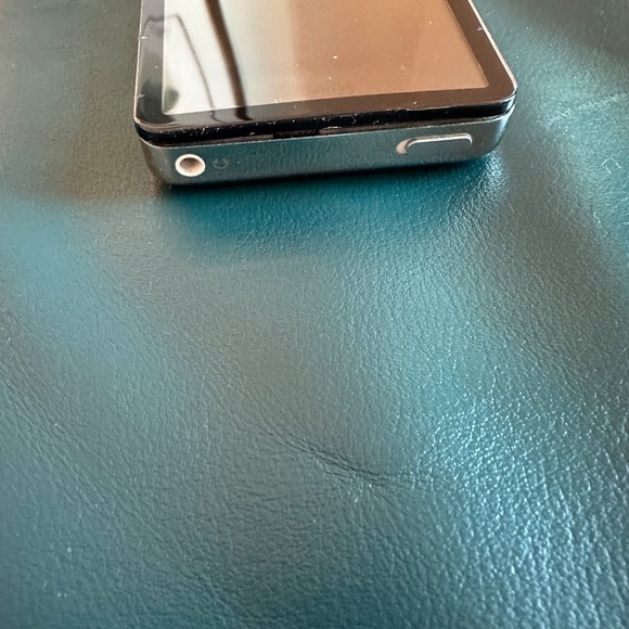 Classic iPod 5th Generation - Picture 5 of 8